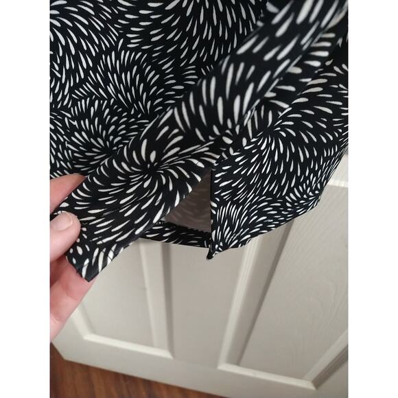 Talbots Woman 1X Black White Tunic Stretch Blouse Minimalist Business Casual - Picture 5 of 7